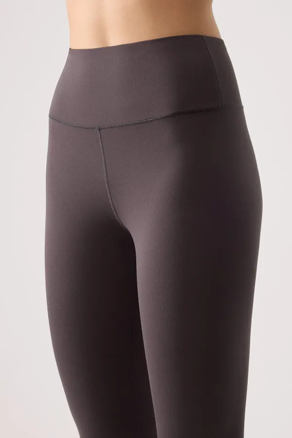 Elyora Flare Dark Silver Tayt